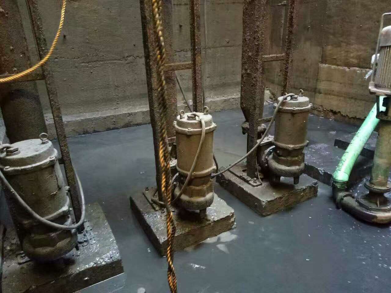 汉川污水池清理